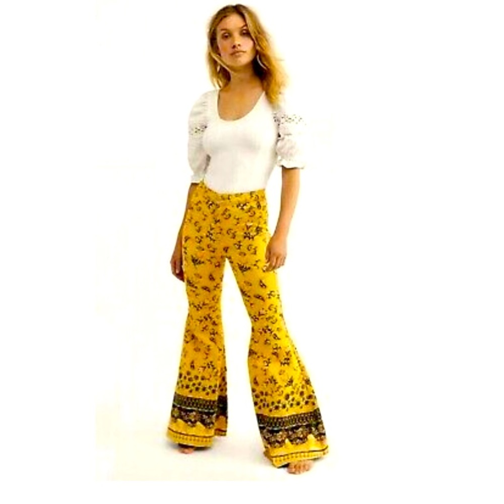 🔥Host Pic🔥Free People Just Float On Floral Printed High Rise Flare Jeans…